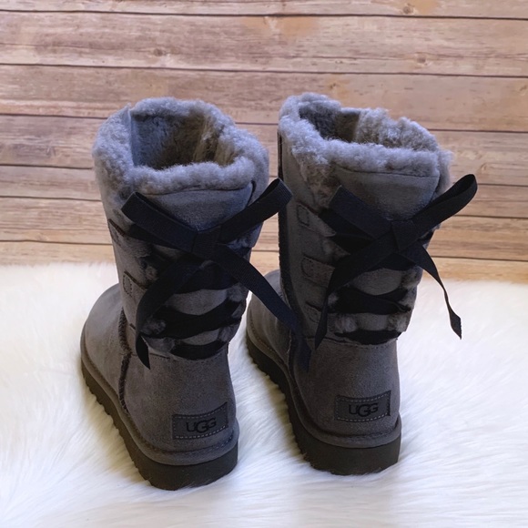 UGG Shoes - UGG Short Continuity Bow Boots In Charcoal